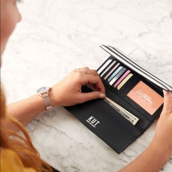 𝅺Kut from the Kloth Striped Wallet - Picture 5 of 6